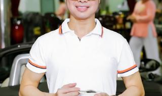 Ngọc Sơn nấu cơm tôm rang, phát gạo cho người dân tại biệt thự 400 tỷ