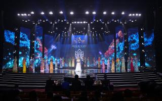 Trần Thị Ban Mai đăng quang Miss Peace Vietnam 2022, nhận 1 tỉ đồng