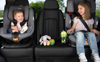 Những đồ dùng thiết yếu bố mẹ cần chuẩn bị khi đưa con đi chơi bằng ô tô