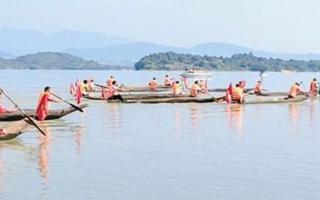 Hội đua thuyền độc mộc trên sông Pô Cô