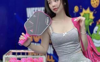 Mỹ nhân Việt diện váy siêu ngắn khoe thân hình cực “cháy” trên sân pickleball