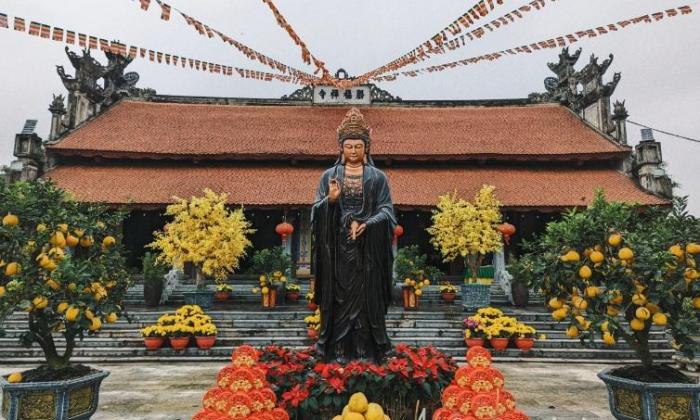 Ngôi chùa cổ hơn 800 năm tuổi có tượng Phật bằng gỗ lũa lớn nhất Việt Nam